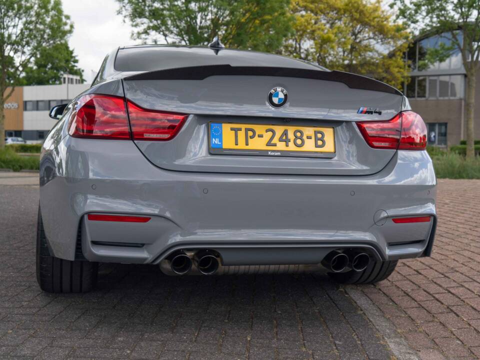 Image 4/6 of BMW M4 Competition (2018)