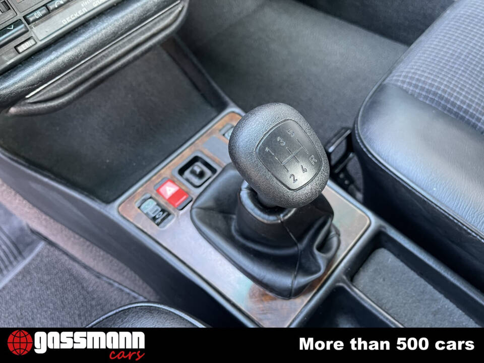 Immagine 15/15 di Mercedes-Benz 190 E 3.2 AMG (1986)