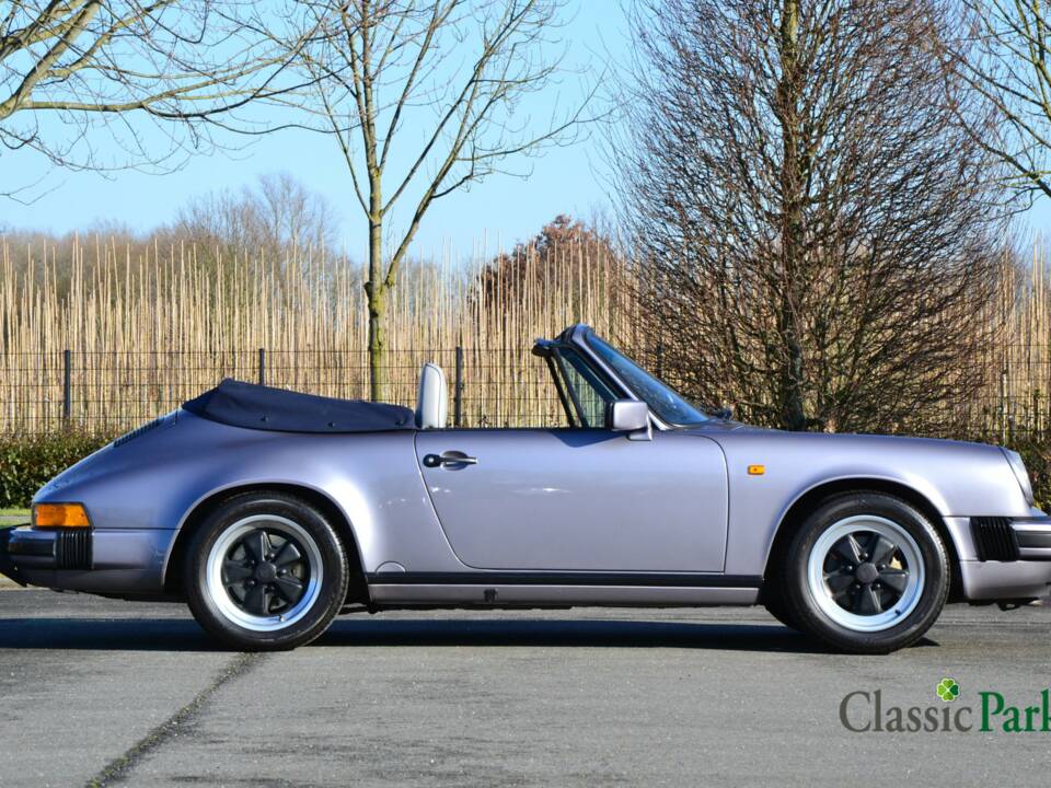Image 18/50 of Porsche 911 Carrera 3.2 (1987)