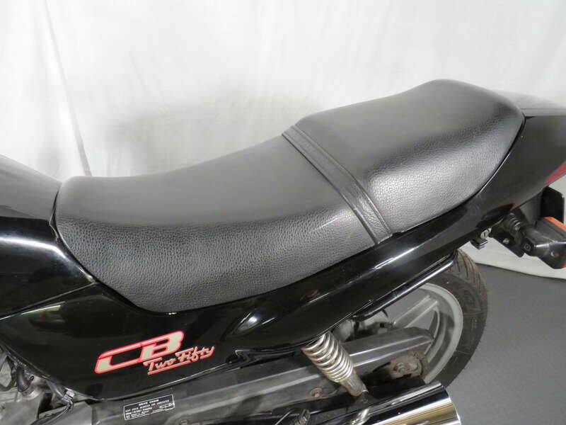 Immagine 16/40 di Honda CB 250 (1997)