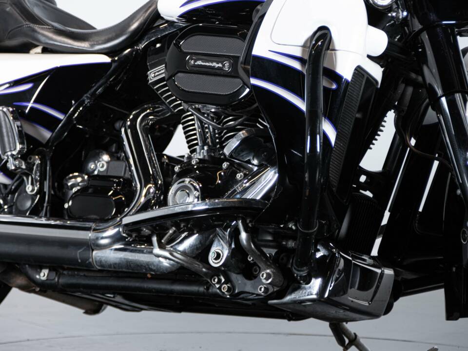 Bild 32/50 von Harley-Davidson DUMMY (2015)