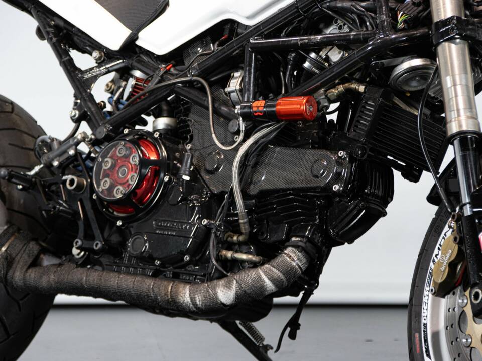 Immagine 35/50 di Ducati DUMMY (1998)