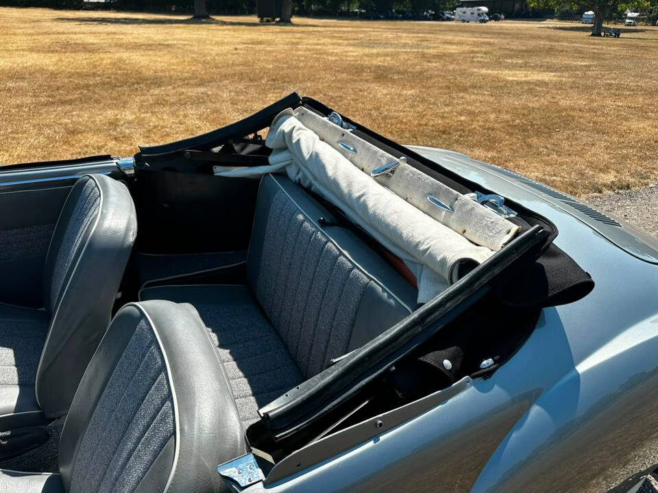 Image 33/48 of Volkswagen Karmann Ghia 1200 (1958)