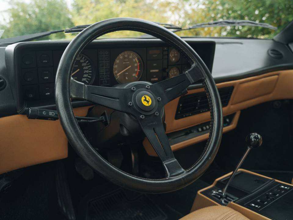 Image 40/67 of Ferrari Mondial 8 (1981)