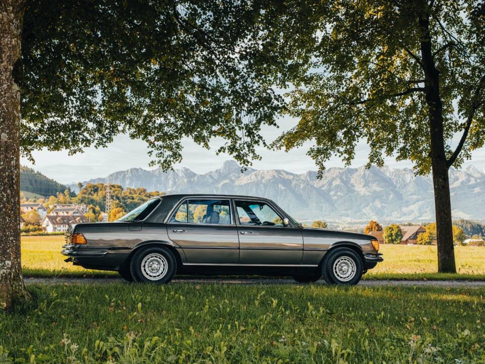 Afbeelding 8/16 van Mercedes-Benz 450 SEL 6,9 (1976)