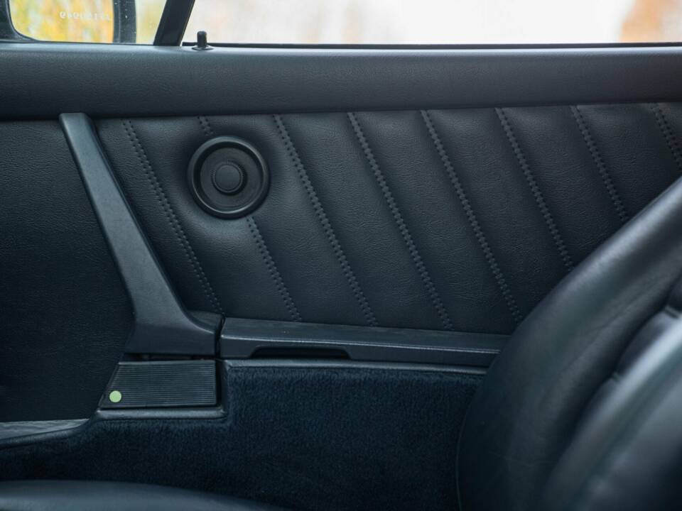 Bild 32/50 von Porsche 911 Carrera 3.2 (1989)
