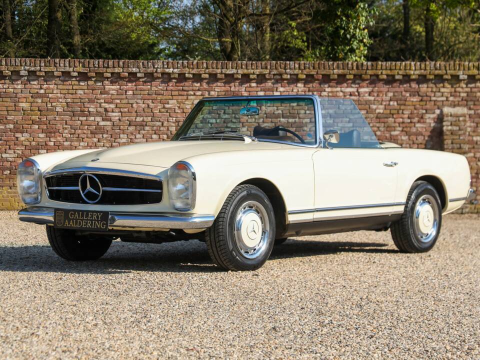 Image 7/50 of Mercedes-Benz 250 SL (1967)