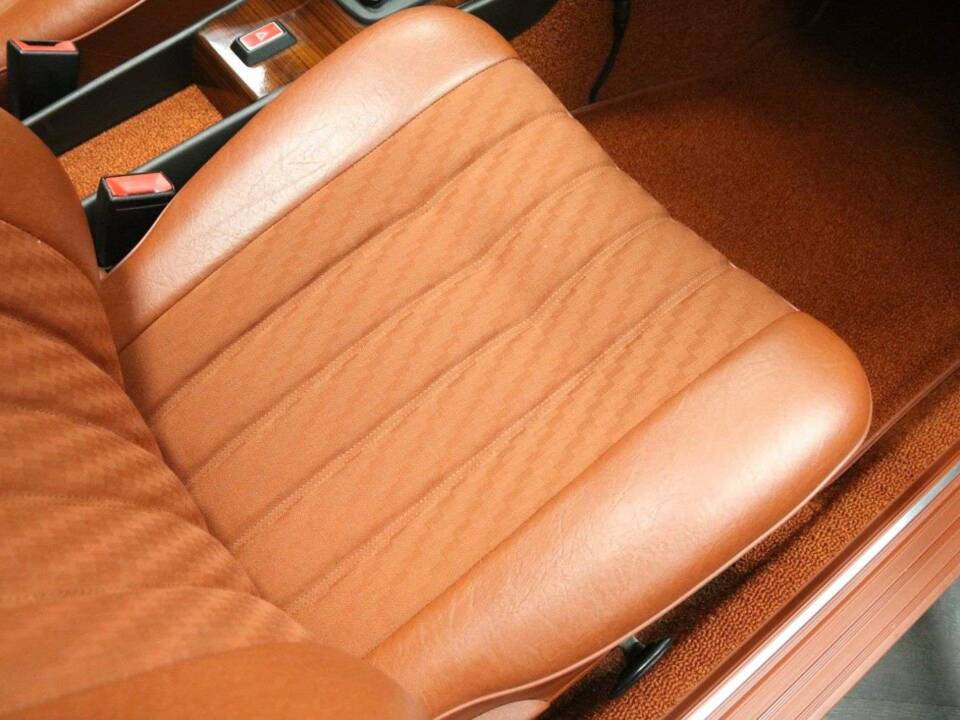 Image 28/50 of Mercedes-Benz 280 CE (1980)