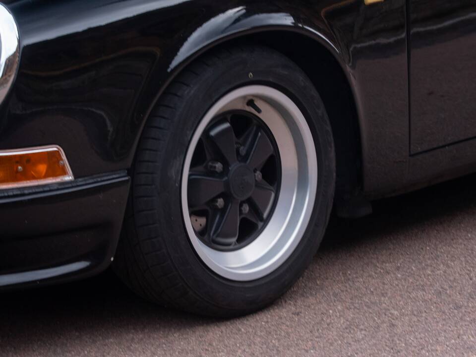 Bild 41/50 von Porsche 911 Carrera 3.2 (1988)
