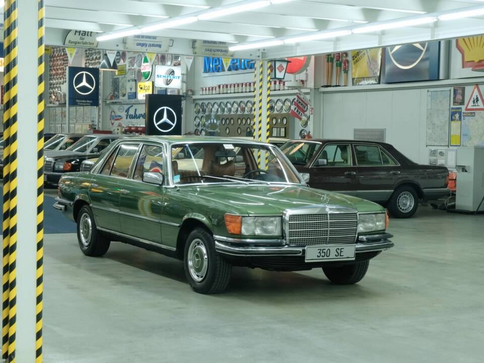 Image 15/50 de Mercedes-Benz 350 SE (1975)