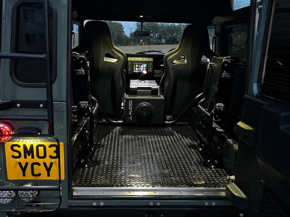 Image 53/62 de Land Rover Defender 90 (2003)