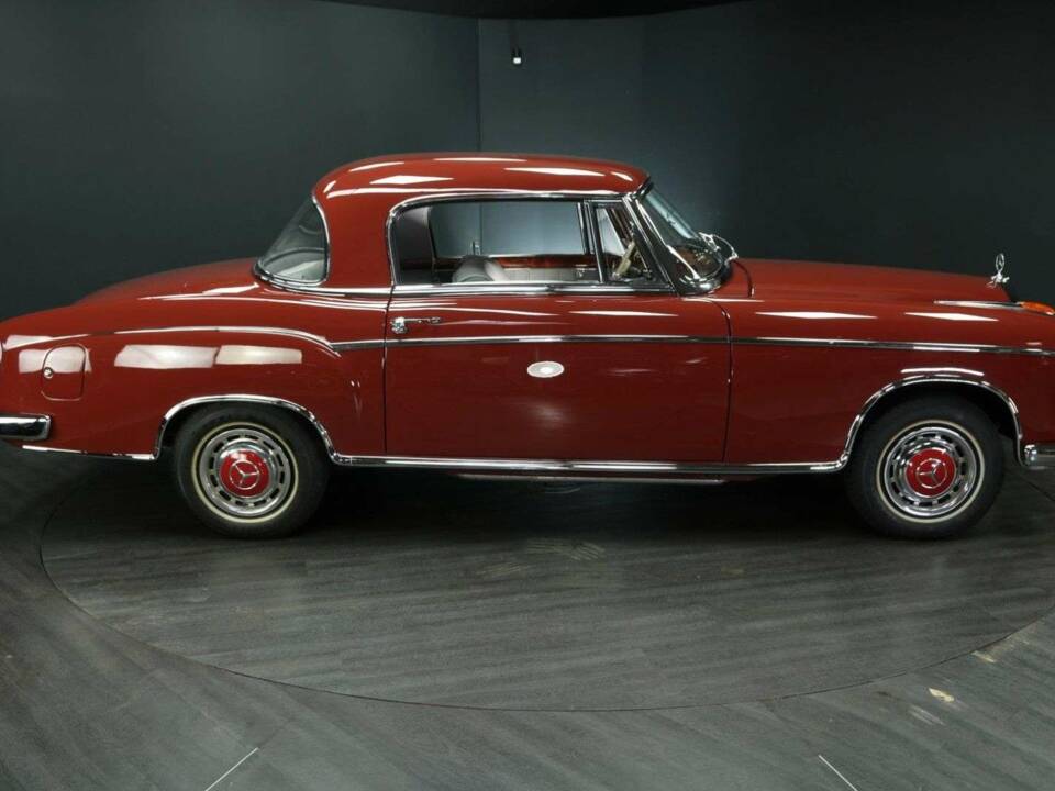 Imagen 6/50 de Mercedes-Benz 220 S (1957)