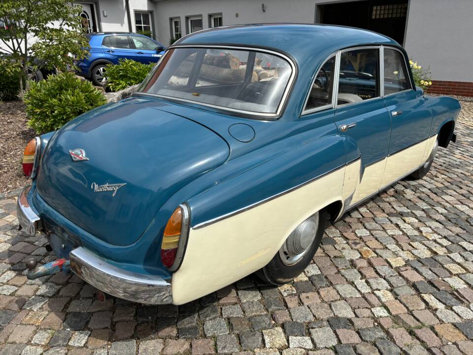 Image 4/34 de Wartburg 311&#x2F;1 Luxuslimousine (1958)