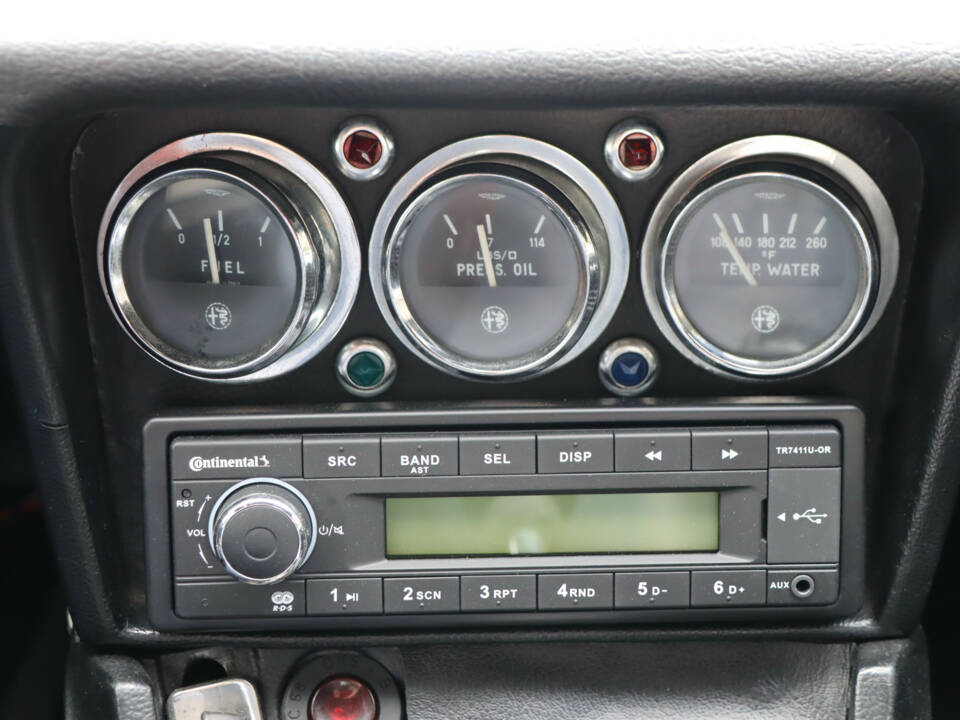 Image 13/50 of Alfa Romeo 2000 Spider Veloce (1979)