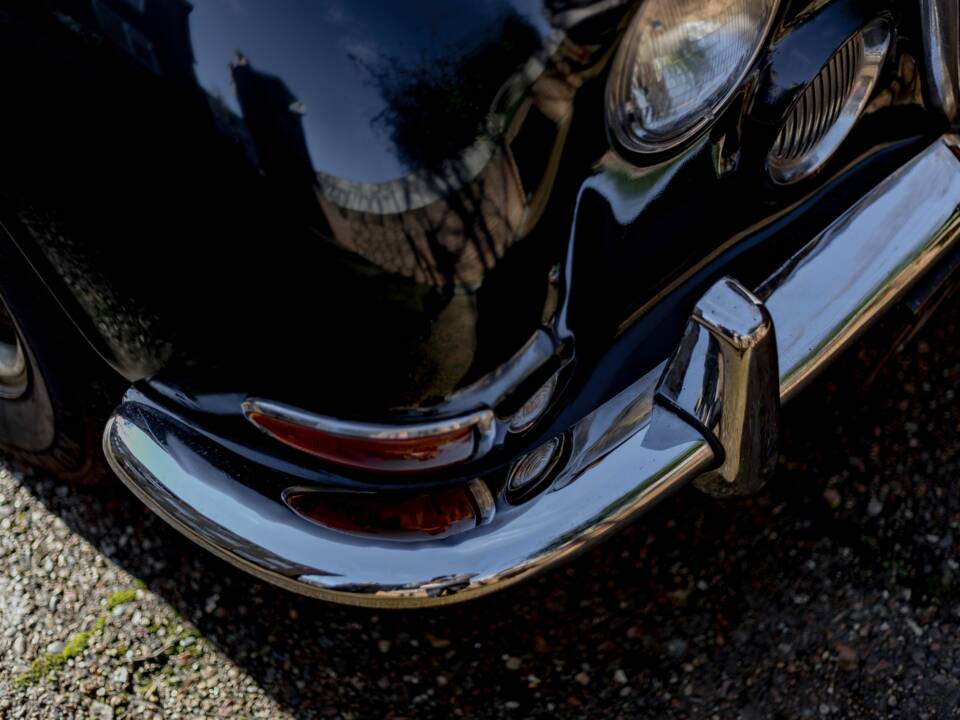 Image 14/33 of Jaguar Type S 3.4 (1968)