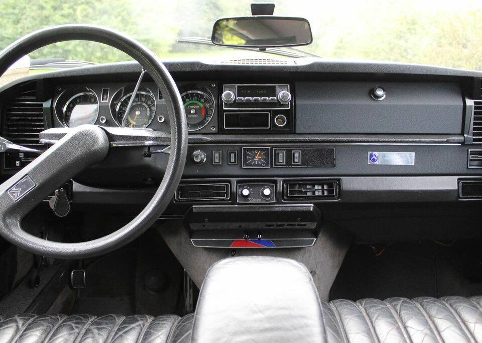 Image 2/8 of Citroën DS 21 (1972)