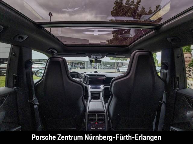 Image 24/50 of Porsche Cayenne S Electric (2026)
