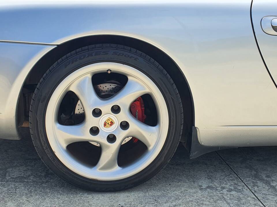 Image 20/31 de Porsche 911 Carrera (2000)