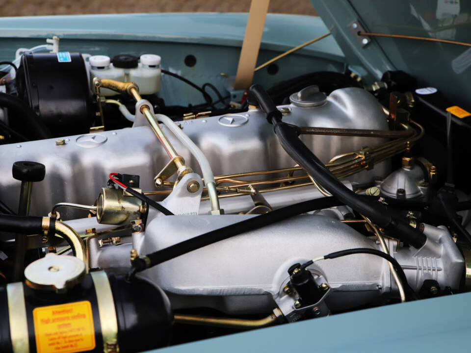 Afbeelding 26/40 van Mercedes-Benz 280 SL (1970)