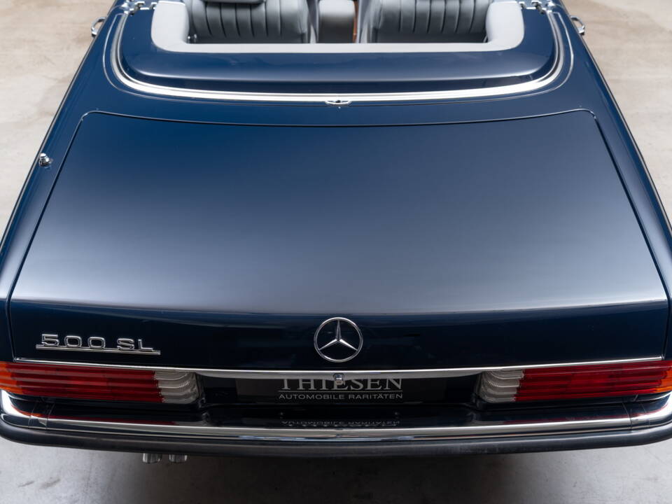 Image 23/24 of Mercedes-Benz 500 SL (1983)