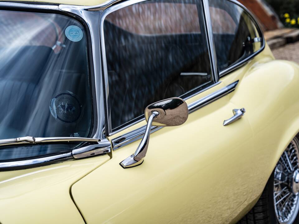 Bild 7/30 von Jaguar E-Type V12 (2+2) (1971)