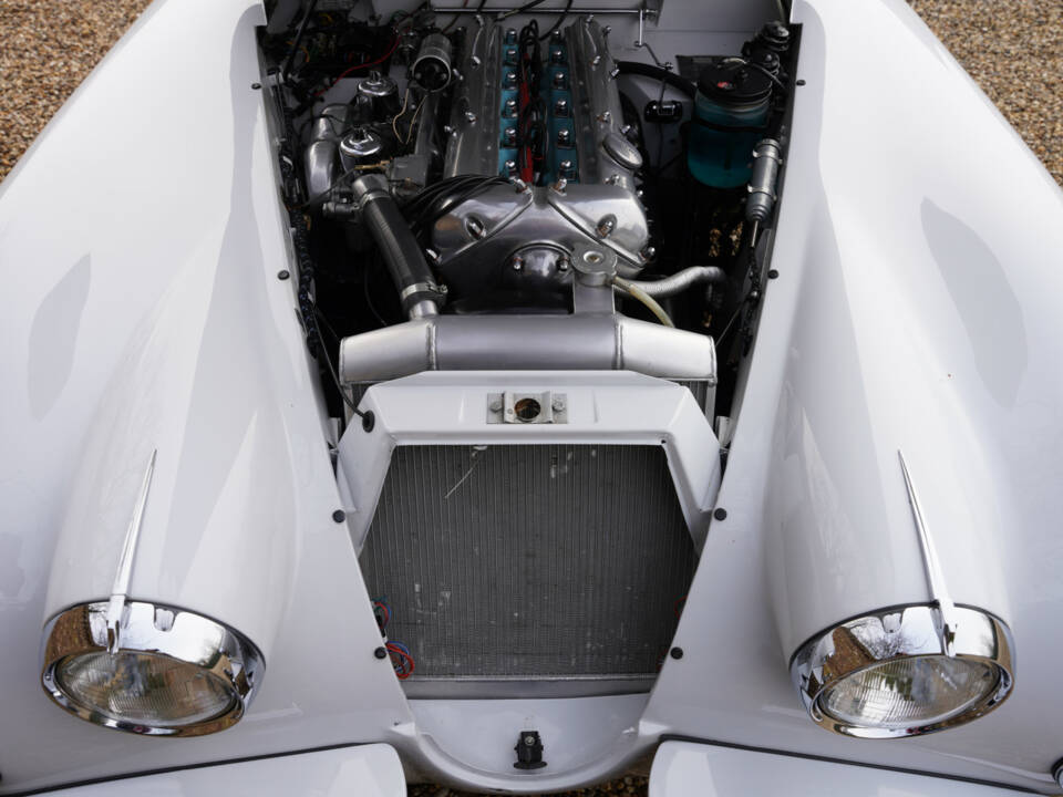 Image 23/50 de Jaguar XK 150 OTS (1958)