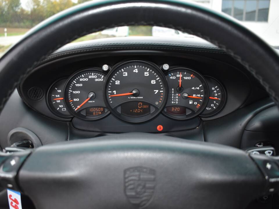 Imagen 24/36 de Porsche 911 Carrera (2000)