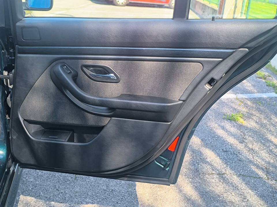 Afbeelding 39/42 van BMW 520i (1998)