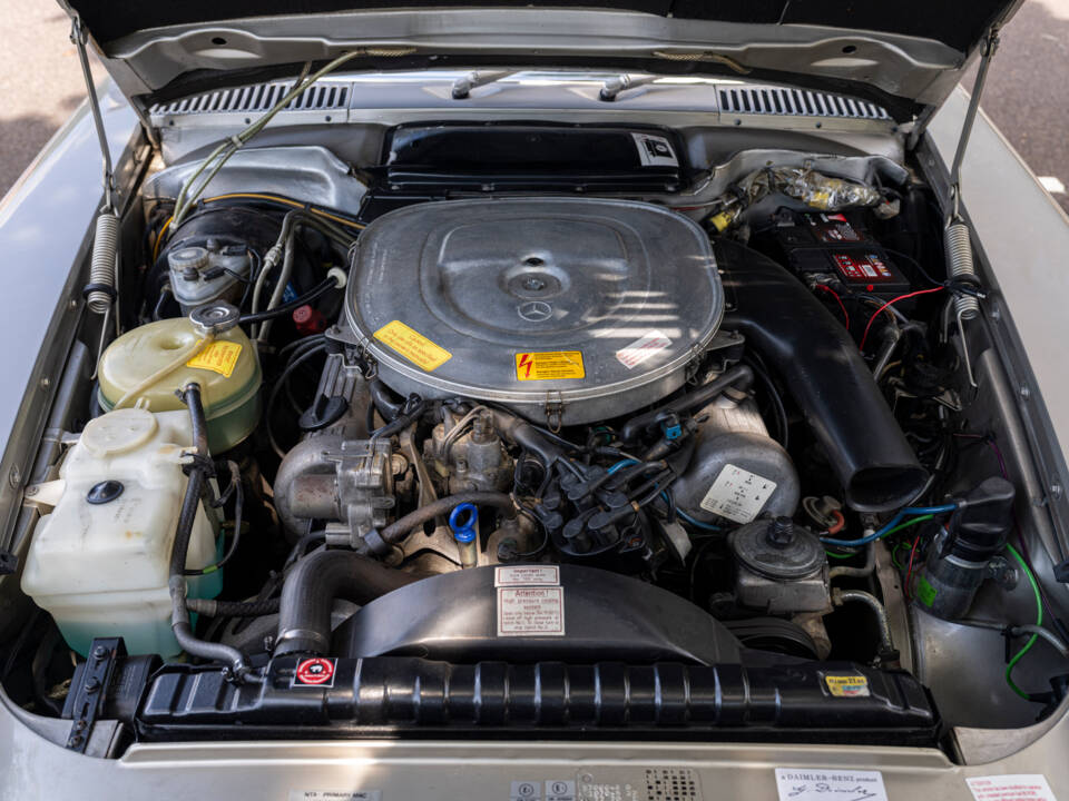 Image 23/23 of Mercedes-Benz 380 SL (1985)