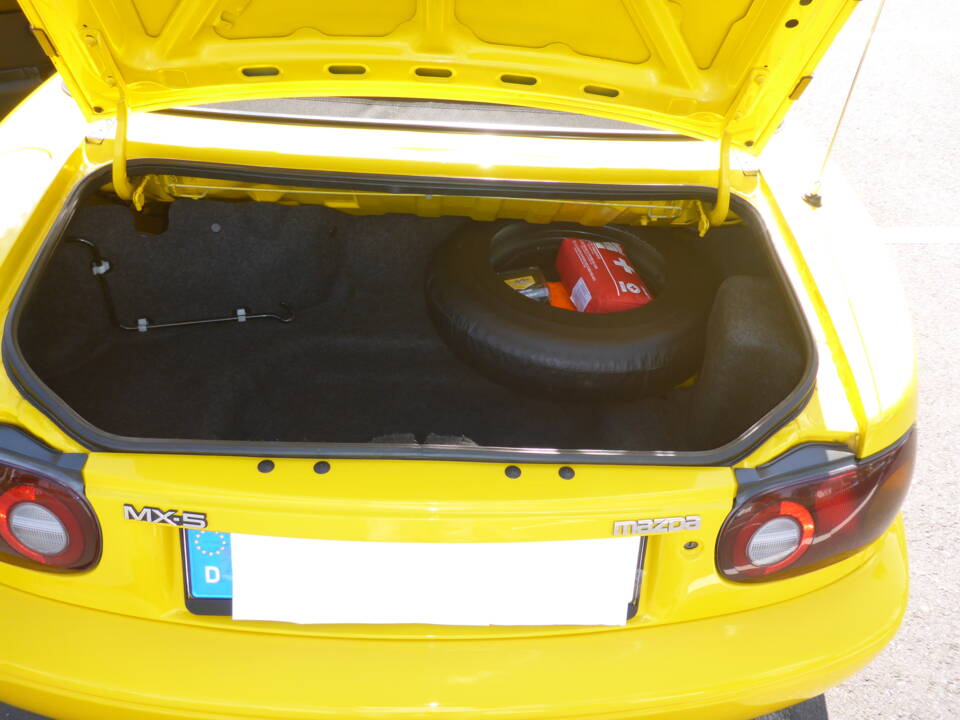 Immagine 10/56 di Mazda MX-5 1.6 (1995)