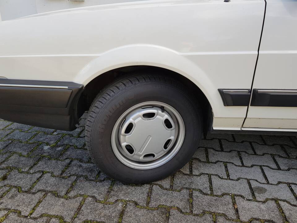 Immagine 8/25 di Volkswagen Passat 1.6 (1988)