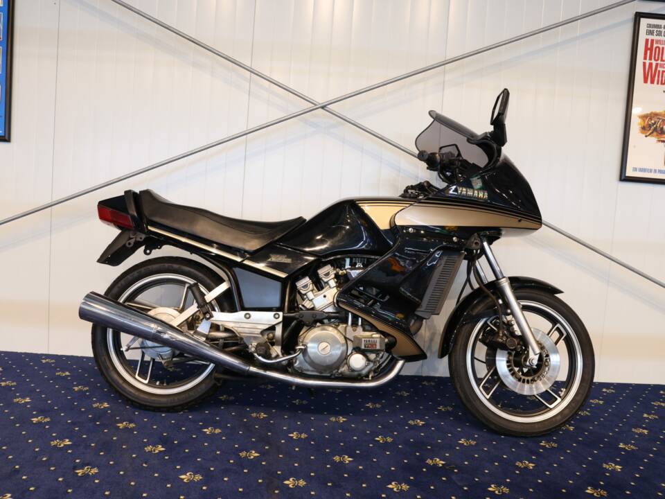 Bild 2/22 von Yamaha XZ 550 (1984)