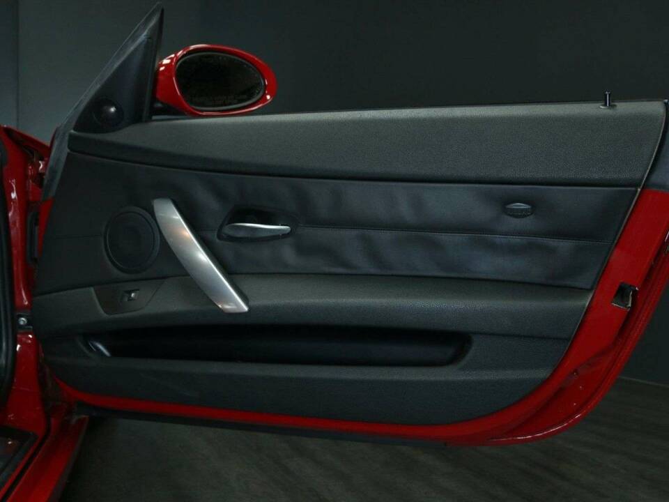 Image 27/50 of BMW Z4 M Roadster (2006)