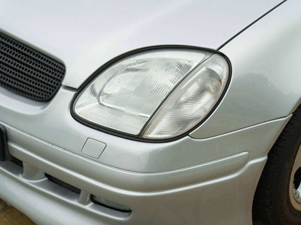 Obraz 26/50 pojazdu Mercedes-Benz SLK 230 Kompressor (1997)