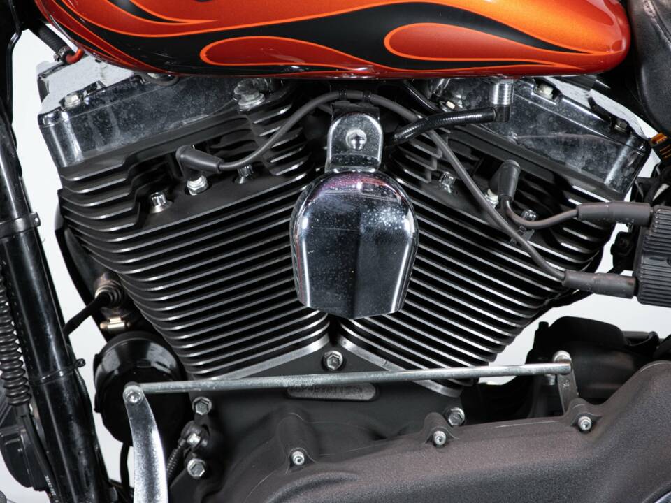 Bild 24/50 von Harley-Davidson DUMMY (2010)