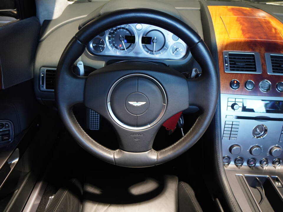 Image 7/22 of Aston Martin DB 9 Volante (2005)