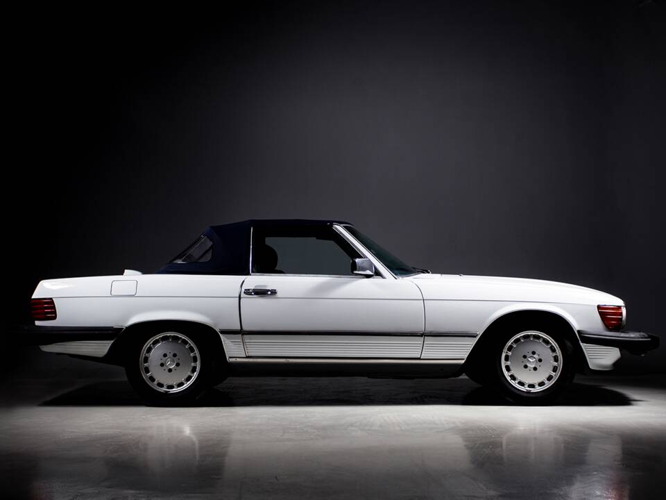 Bild 3/38 von Mercedes-Benz 560 SL (1986)