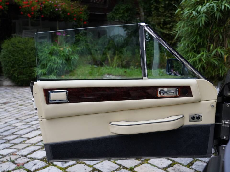 Bild 6/16 von Aston Martin V8 Vantage Volante (1980)