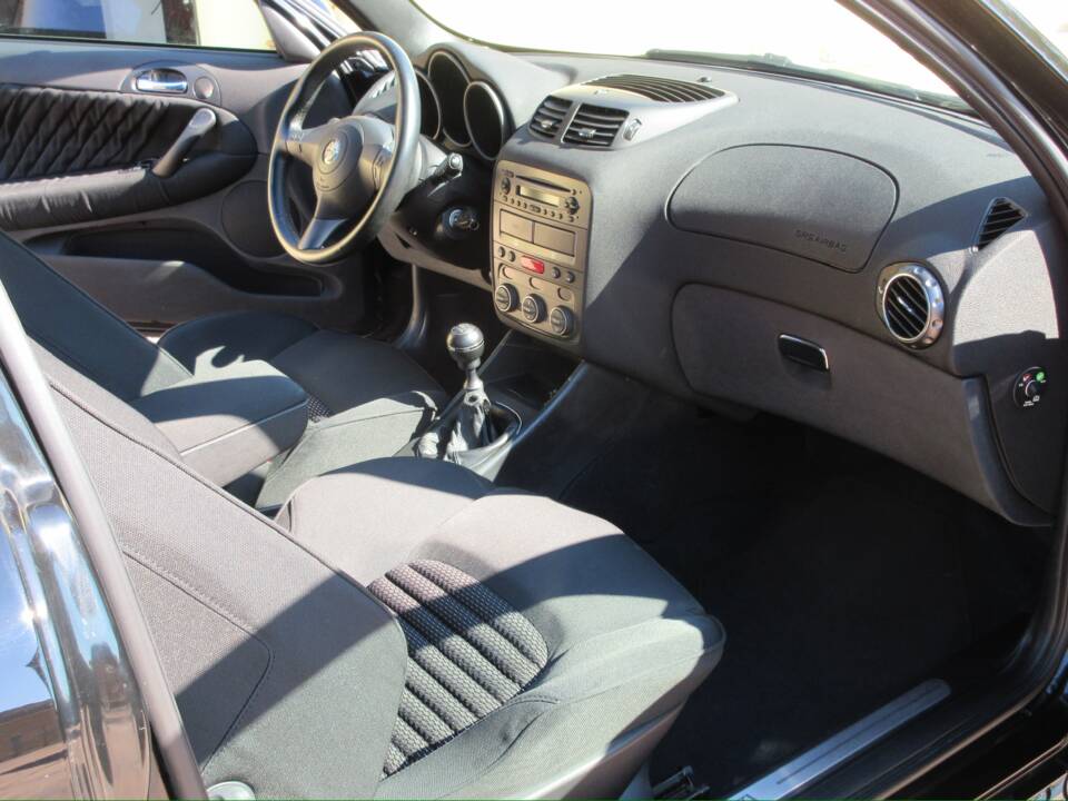 Bild 11/28 von Alfa Romeo 147 3.2 GTA (2004)