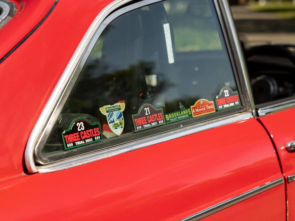 Image 14/50 of MG MGB GT (1970)