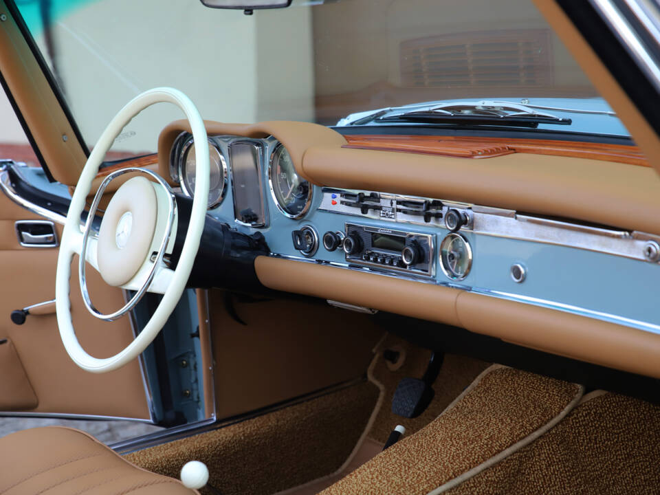 Afbeelding 16/40 van Mercedes-Benz 280 SL (1970)