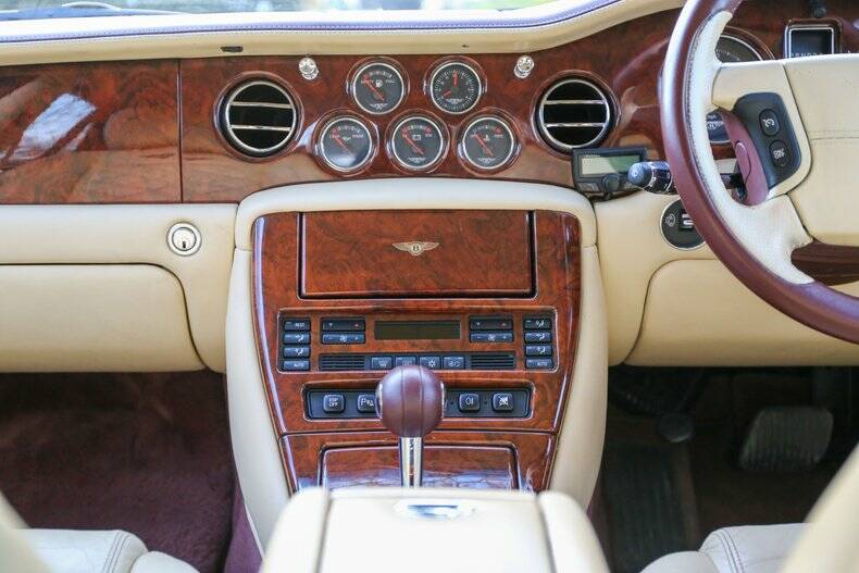 Image 9/50 of Bentley Arnage T 24 Mulliner (2002)