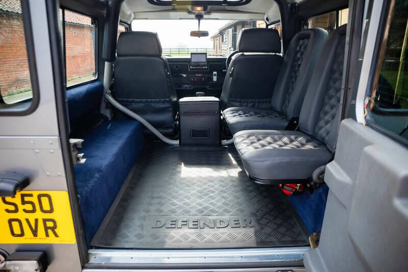 Image 27/50 of Land Rover Defender 90 "50th Anniversary" (1998)