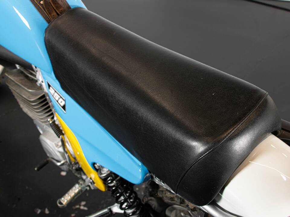 Imagen 50/50 de KTM 250 MC/GS (1977)