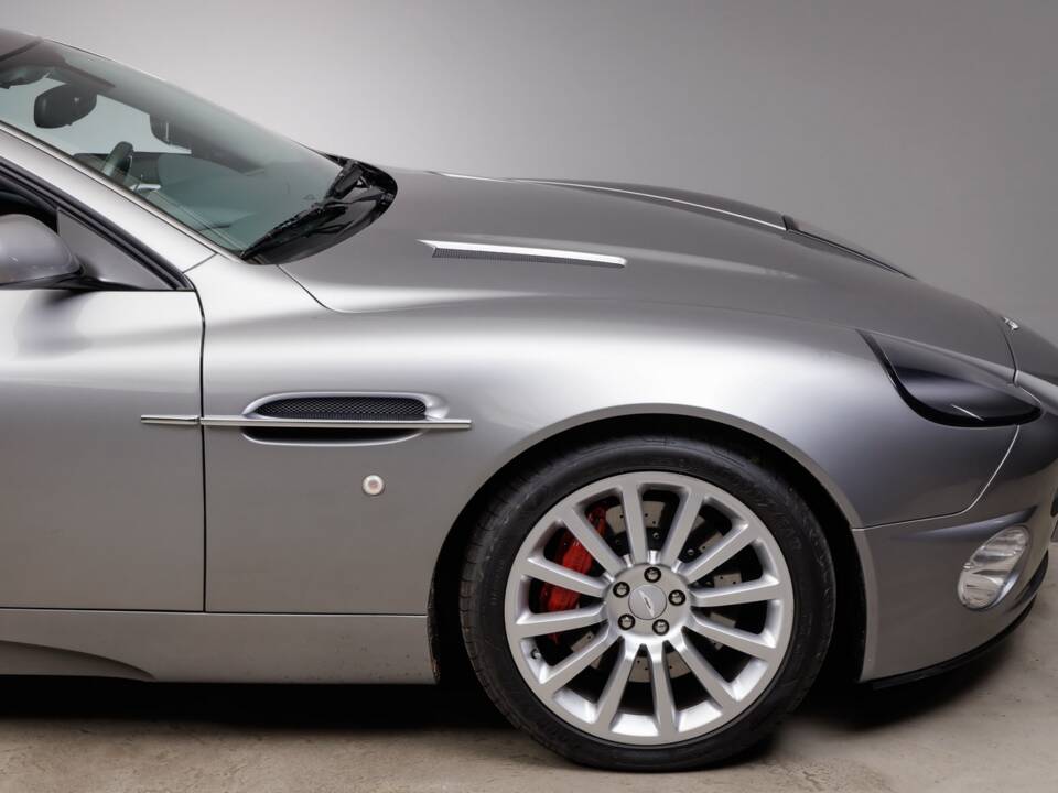 Bild 8/29 von Aston Martin V12 Vanquish (2001)