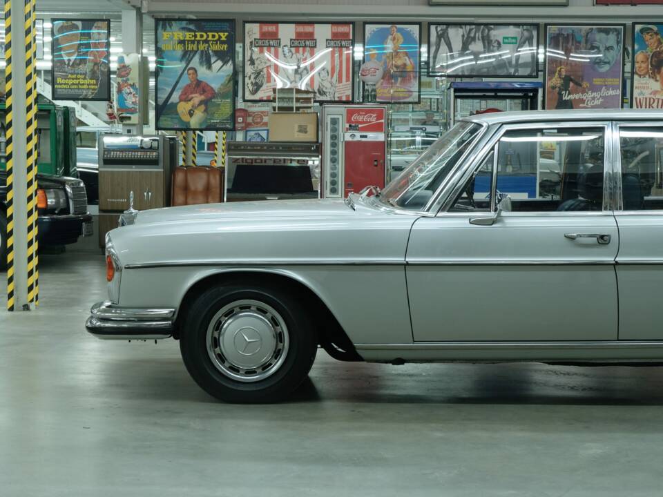 Image 5/50 of Mercedes-Benz 300 SEL 3.5 (1972)