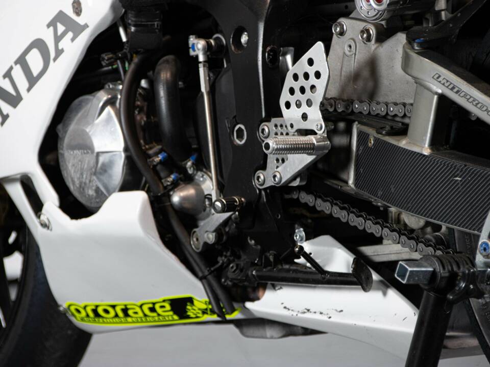 Image 8/50 de Honda DUMMY (2004)