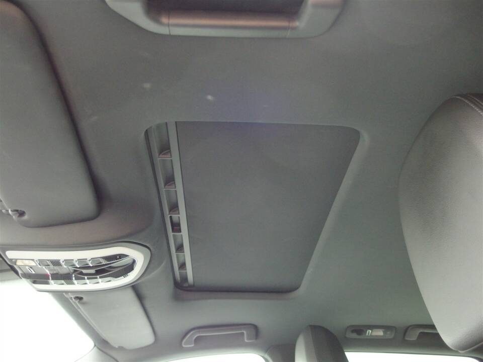 Bild 67/99 von Porsche Cayenne S (2010)