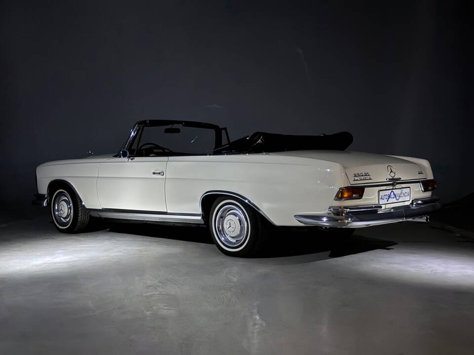 Afbeelding 18/36 van Mercedes-Benz 250 SE (1966)