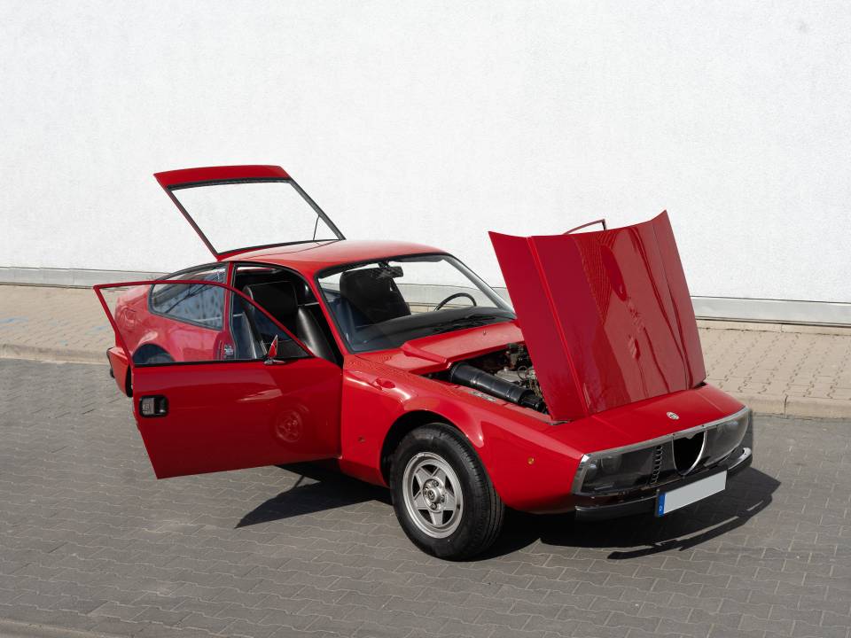 Image 10/43 de Alfa Romeo Junior Zagato GT 1300 (1972)